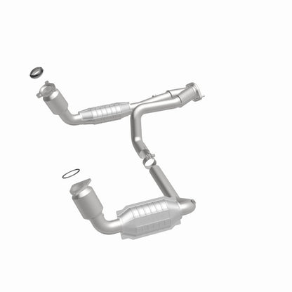 MagnaFlow Direct Fit Catalytic Converter 99-00 Chevy Pickups 4.3L