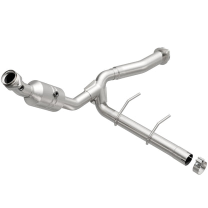 Magnaflow Conv DF 2011-2014 F-150 5.0L debajo de la carrocería