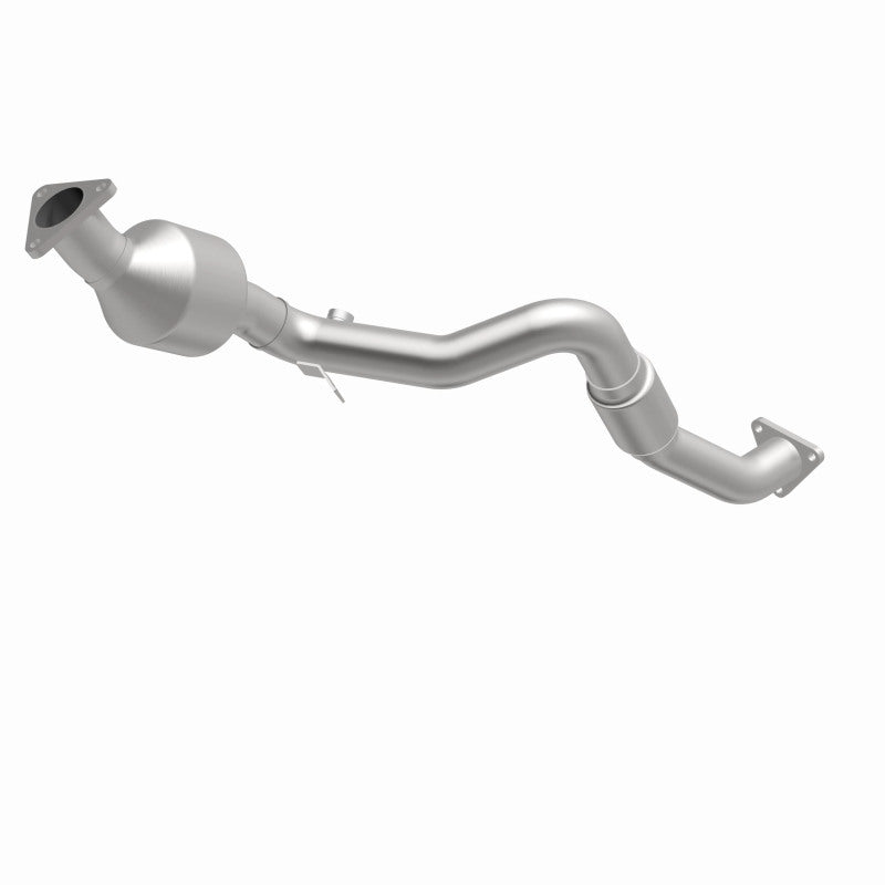 MagnaFlow Direct Fit Catalytic Converter 07 VW Touareg 3.6L Front close