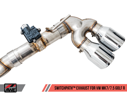 AWE Tuning Volkswagen Golf R MK7.5 SwitchPath escape con puntas plateadas cromadas 102 mm