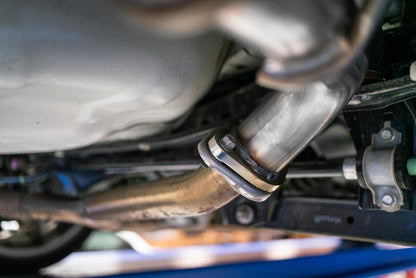 MBRP 15-19 Subaru WRX 2.0L/STI 2.5L 2.5in Salida trasera doble dividida con puntas CF de 3.5in - T304