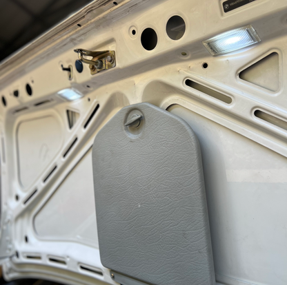 Race German -  E30 Euro Trunk Light Mod