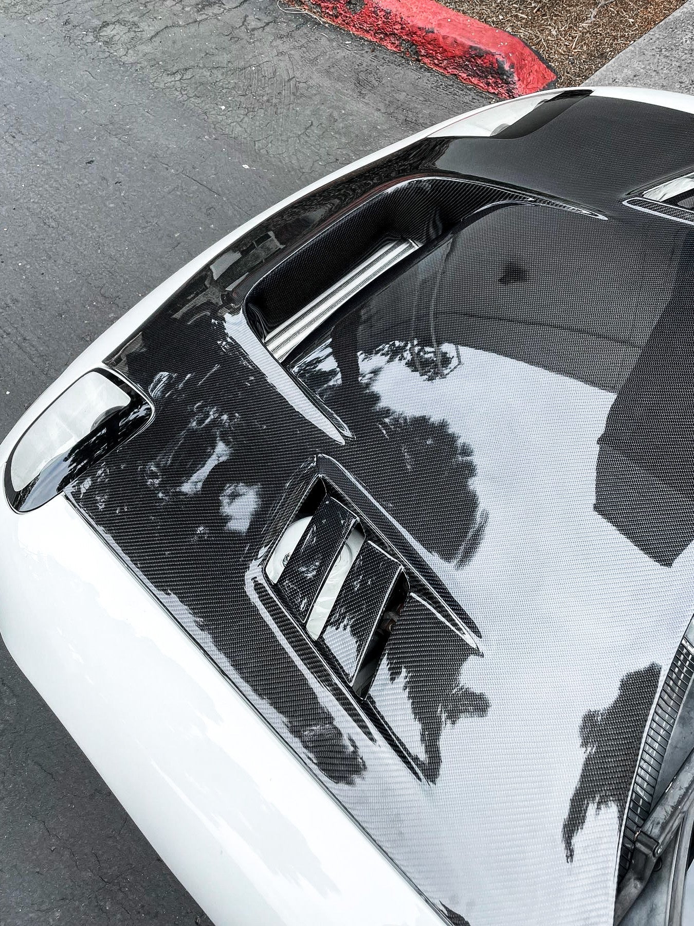 STREETHUNTER DESIGNS - RX-7 V-Mount Hood