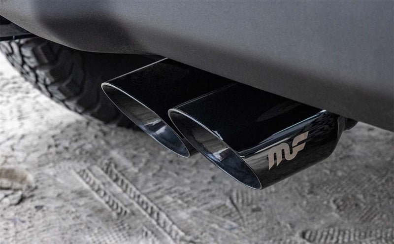 MagnaFlow 21-22 Jeep Wrangler V8 6.4L Street Series Cat-Back Escape con puntas negras