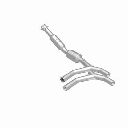 MagnaFlow Direct Fit Catalytic Converter 05-07 Ford E150 4.6L Passenger Side