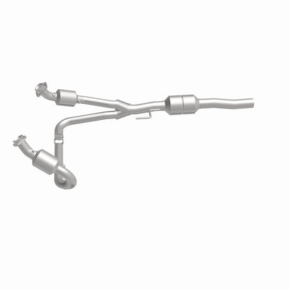 MagnaFlow Direct Fit Catalytic Converter 02-03 Dodge Durango
