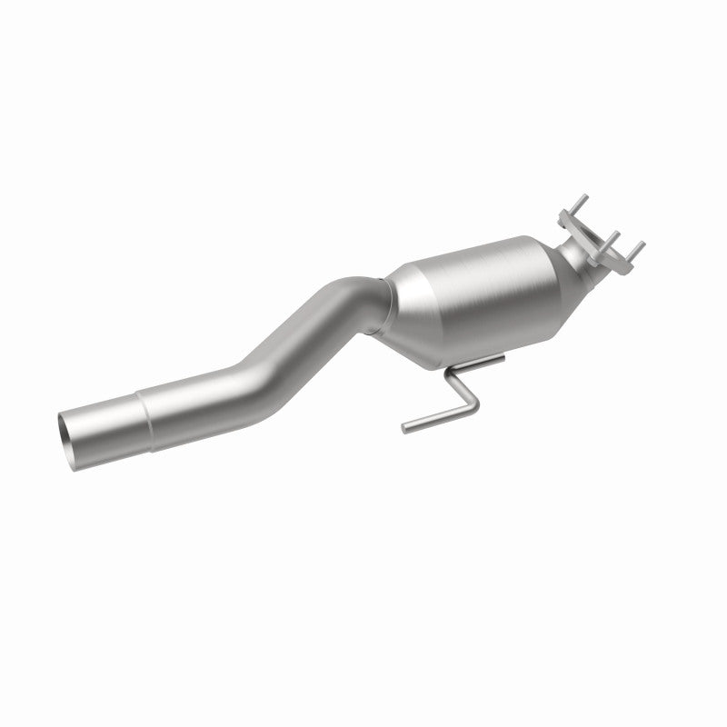 MagnaFlow Direct Fit Catalytic Converter 04-07 VW Touareg 4.2L Driver Side