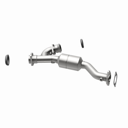 MagnaFlow Direct Fit Catalytic Converter 01-03 Montero 3L Passenger Side Front OEM