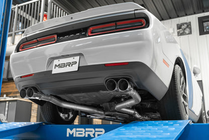 MBRP 15-16 Dodge Challenger RT 5.7L T304 SS 3 pol. Traseiro duplo Cat-back CF Quad Tips - Street