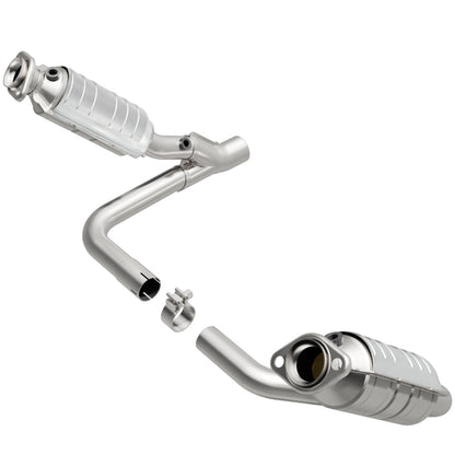 MagnaFlow Direct Fit Catalytic Converter 05-07 Dodge Durango 3.7L/4.7L