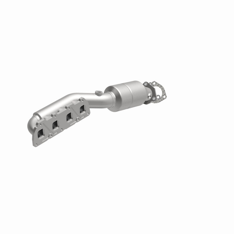 MagnaFlow Direct Fit Catalytic Converter 02-04 Volkswagen Passat 4.0L