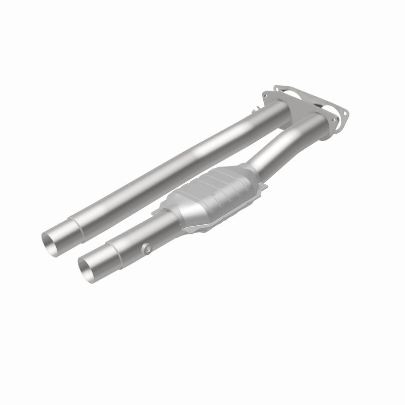 MagnaFlow Direct Fit Catalytic Converter 96-97 7.4L 3500 Truck Rear