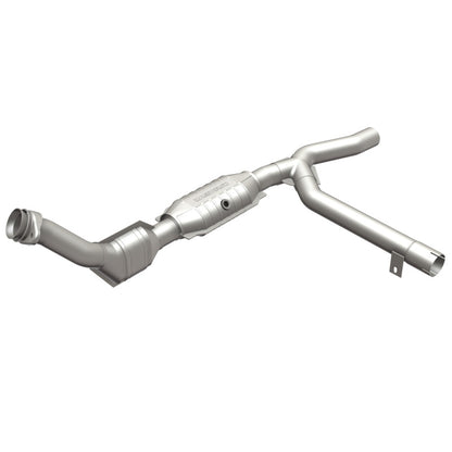 MagnaFlow Direct Fit Catalytic Converter 00-01 Ford F-150 4.6L 2wd