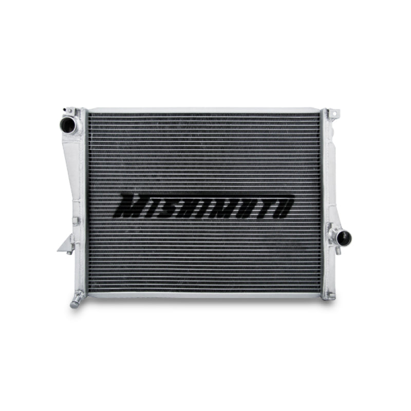 Radiador de alumínio Mishimoto 99-02 BMWZ3 Manual X-Line (núcleo mais espesso)