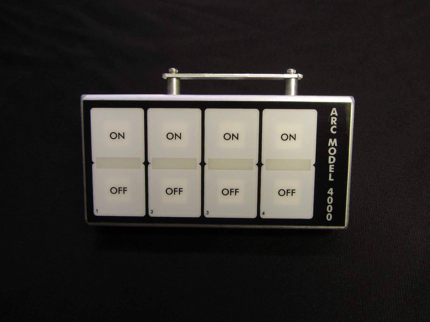Controles Auto Rod - 4 Switch Flat Touch Dash Mount (4000SD)