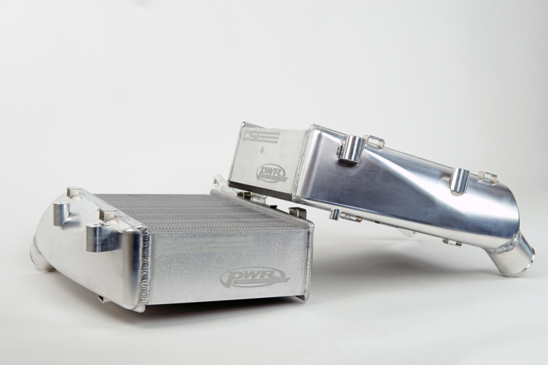 CSF 2020+ Audi C8 RS6/RS7 Sistema de intercooler de alto desempenho (OEM PN 4K0 145 805 P / 4K0 145 806 B)