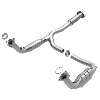 MagnaFlow Direct Fit Catalytic Converter 05-06 GMC Envoy XL Denali
