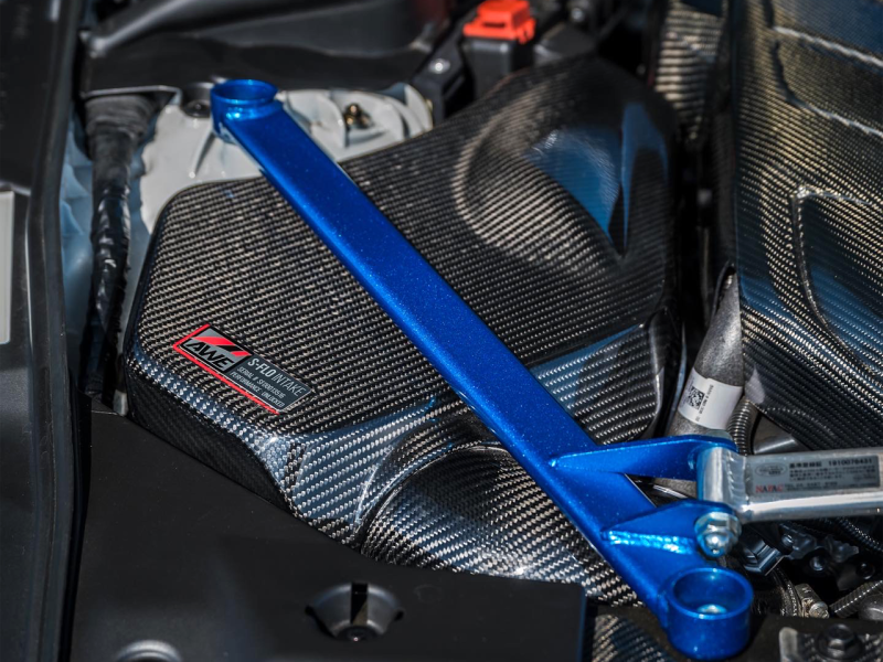 Tampa de admissão de carbono AWE Tuning 2020+ Toyota GR Supra S-FLO