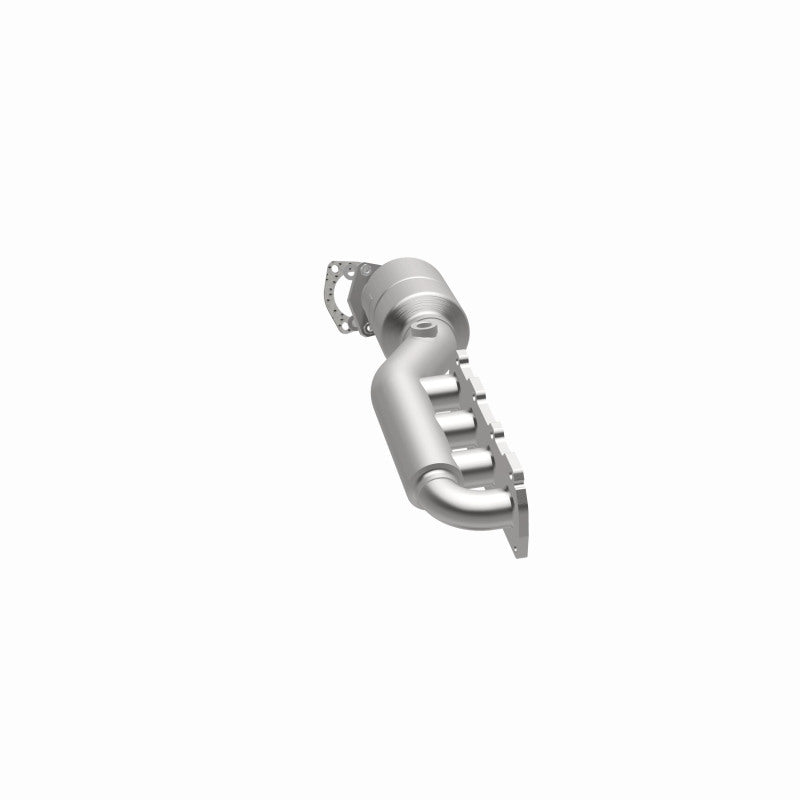 MagnaFlow Direct Fit Catalytic Converter 02-04 Volkswagen Passat 4.0L