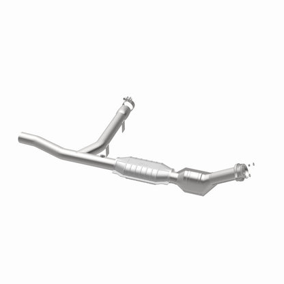 MagnaFlow Direct Fit Catalytic Converter 97-98 Ford Trucks 4.2L