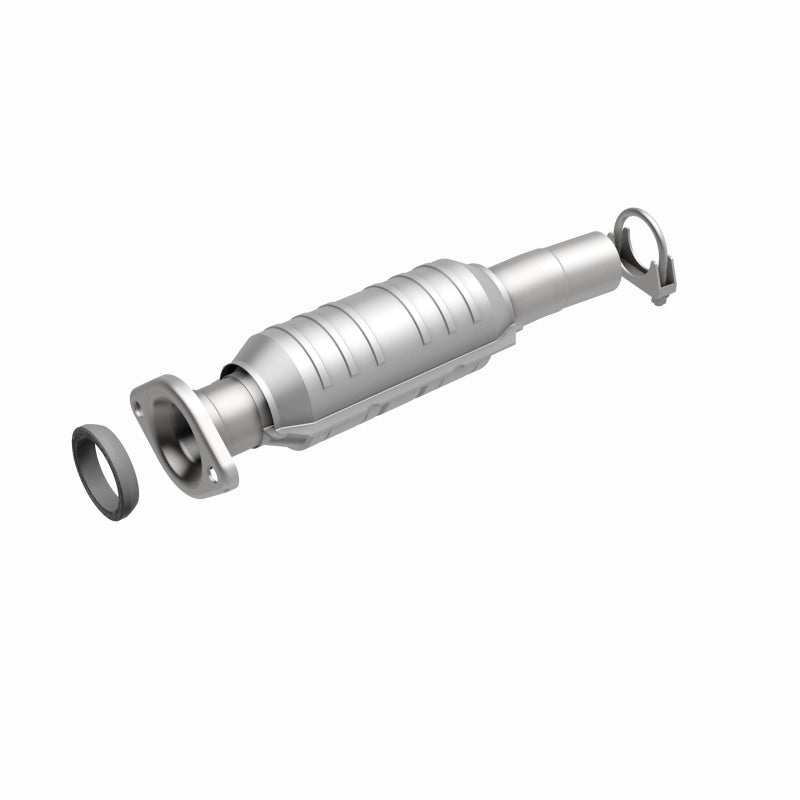 MagnaFlow Direct Fit Catalytic Converter 04-06 Toyota Sienna 3.3L AWD Rear