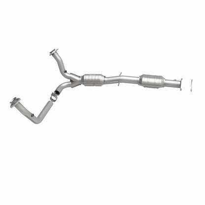 MagnaFlow Direct Fit Catalytic Converter 00-04 Chevy S10 4.3L 2WD