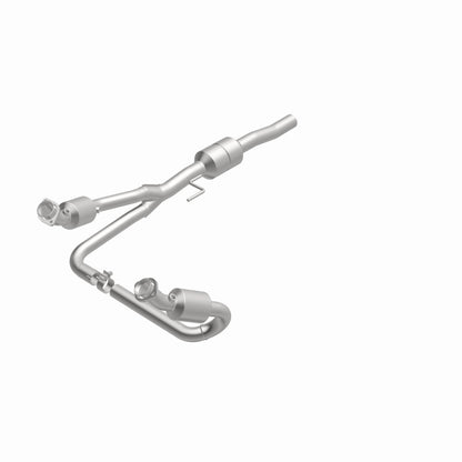 MagnaFlow Direct Fit Catalytic Converter 02-03 Dodge Durango