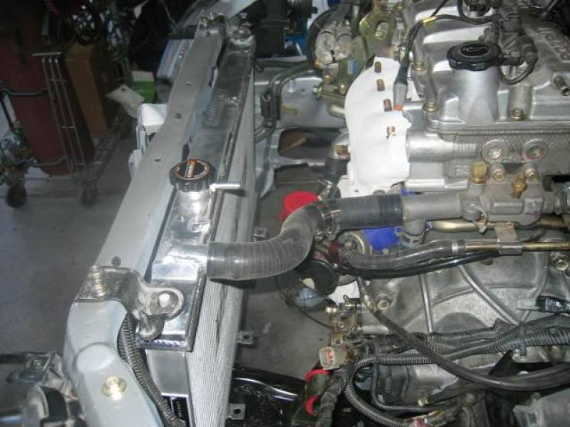 Radiador de aluminio manual Mishimoto 01-03 Mazda Protege **Requiere modificación**