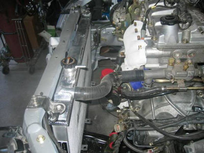 Radiador de aluminio manual Mishimoto 01-03 Mazda Protege **Requiere modificación**