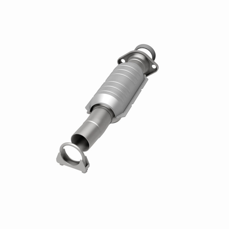 MagnaFlow Direct Fit Catalytic Converter 04-06 Toyota Sienna 3.3L AWD Rear