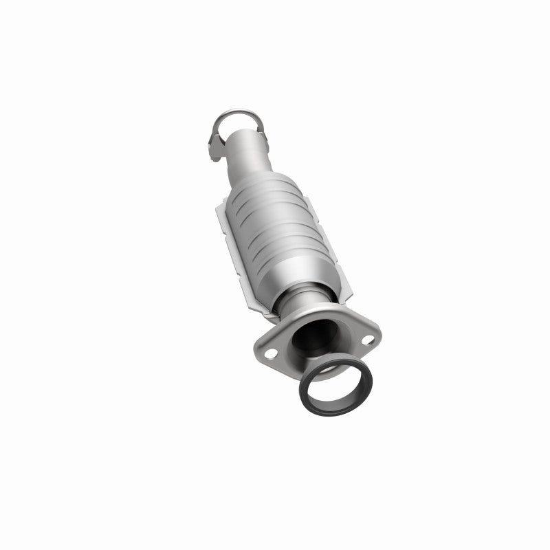 MagnaFlow Direct Fit Catalytic Converter 04-06 Toyota Sienna 3.3L AWD Rear