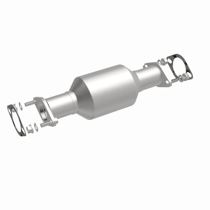 MagnaFlow Direct Fit Catalytic Converter 03-06 Kia Sorento 3.5L rear