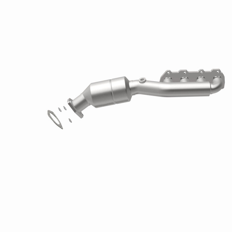 MagnaFlow Direct Fit Catalytic Converter 02-04 Volkswagen Passat 4.0L