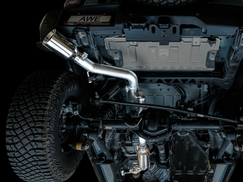 AWE Tuning 2021+ Ford Bronco 0FG Escape de saída traseira simples com ponta cromada e protetor basculante