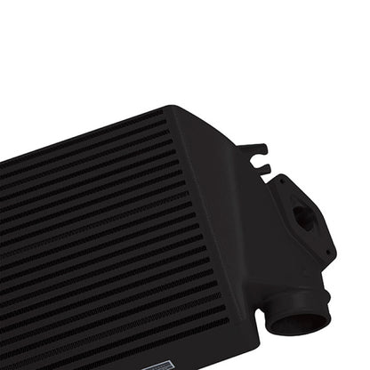 Mishimoto 08-14 Subaru WRX Kit de intercooler de montaje superior - Mangueras negras y negras con recubrimiento de polvo