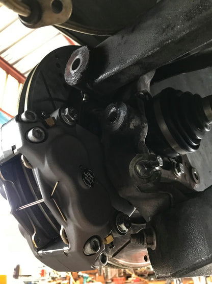Drift HQ - CHEVROLET 5TH GEN. CAMARO BOLT ON DUAL CALIPER BRACKETS (WILWOOD)