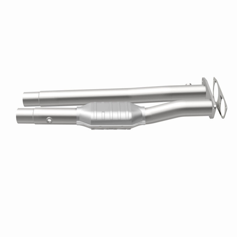 MagnaFlow Direct Fit Catalytic Converter 96-97 7.4L 3500 Truck Rear