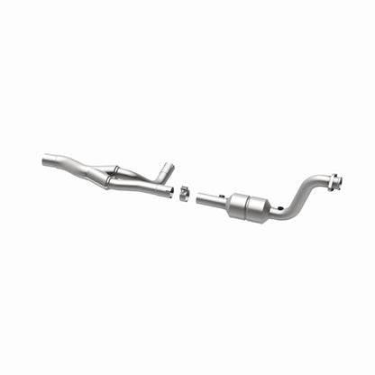 MagnaFlow Direct Fit Catalytic Converter 04-06 Dodge Durango 5.7L Passenger Side