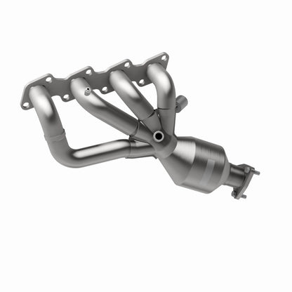 MagnaFlow Direct Fit Catalytic Converter 98-99 Nissan Frontier 2.4L