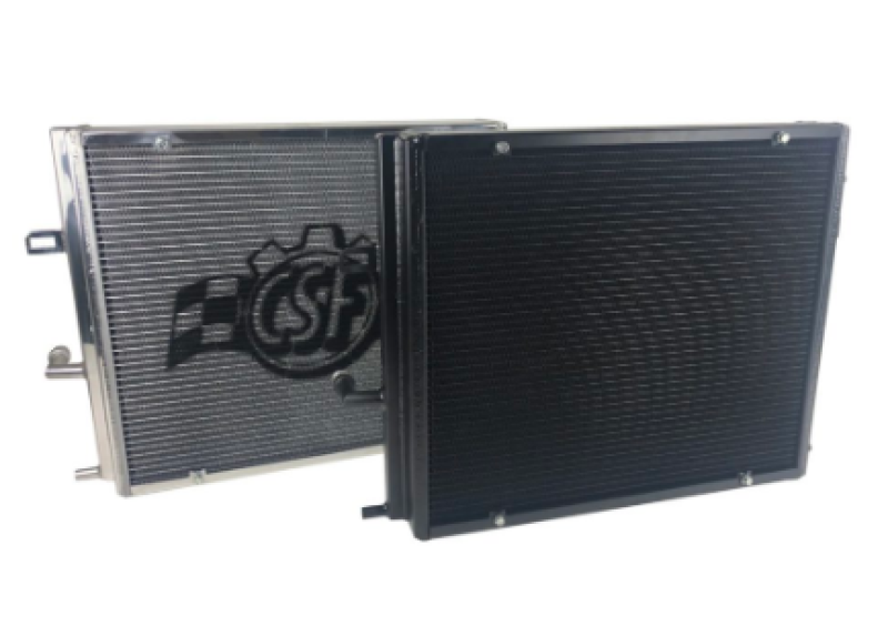 CSF BMW B58/B48 Trocador de calor de passagem tripla com montagem dianteira c/Rock Guard - Preto