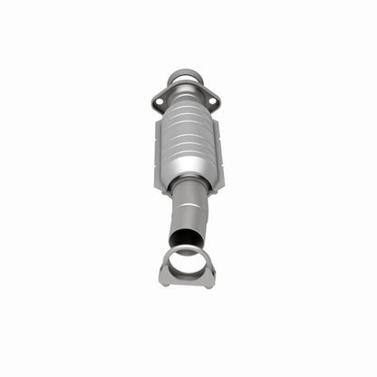 MagnaFlow Direct Fit Catalytic Converter 04-06 Toyota Sienna 3.3L AWD Rear