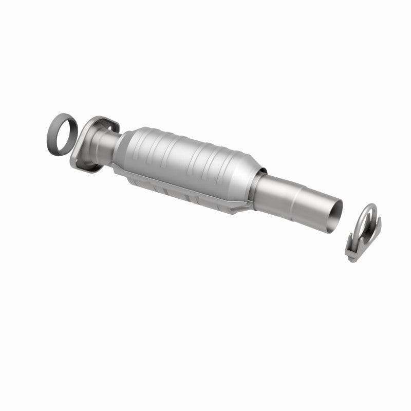 MagnaFlow Direct Fit Catalytic Converter 04-06 Toyota Sienna 3.3L AWD Rear