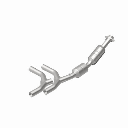 MagnaFlow Direct Fit Catalytic Converter 05-07 Ford E150 4.6L Passenger Side