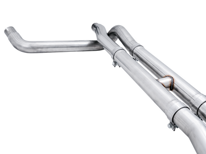 AWE Tuning 22-23 GMC Sierra 1500 AT4X 6.2L 0FG Catback Split Dual (Pára-choque plano) - Bashguard (sem pontas)