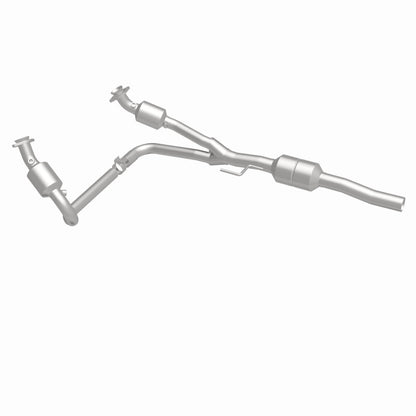 MagnaFlow Direct Fit Catalytic Converter 02-03 Dodge Durango