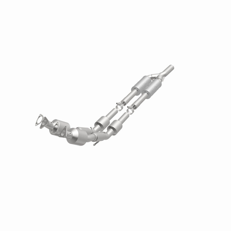 MagnaFlow Direct Fit Catalytic Converter 2012-2015 Passat (B7) 3.6L V6 OEM Grade