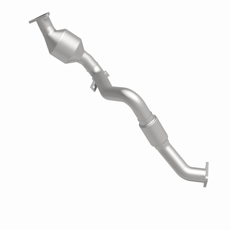 MagnaFlow Direct Fit Catalytic Converter 07 VW Touareg 3.6L Front close