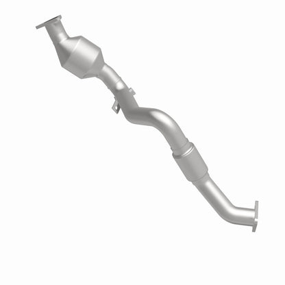 MagnaFlow Direct Fit Catalytic Converter 07 VW Touareg 3.6L Front close