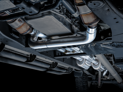 AWE Tuning 4th Gen GM 1500 6.2L 0FG Catback Split Saída traseira (com recortes de pára-choques) - pontas cromadas quádruplas