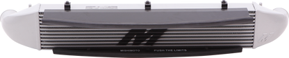 Mishimoto 2014-2016 Ford Fiesta ST 1.6L Kit de intercooler de montaje frontal (plateado) con tubos (plateado)
